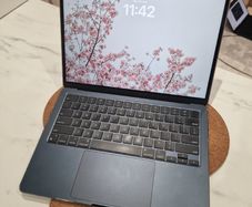 Macbook Air M2 // 8gb Ram // 256gb Ssd