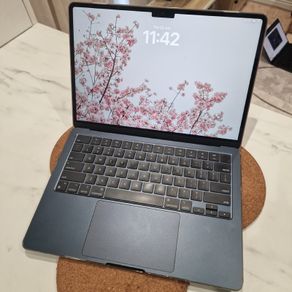Macbook Air M2 // 8gb Ram // 256gb Ssd