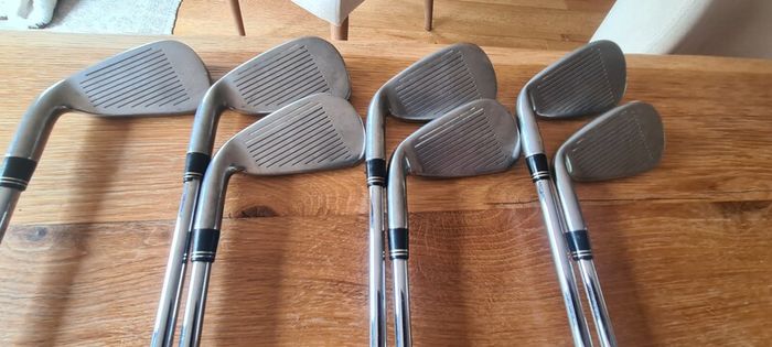 taylormade R7 irons and stand bag