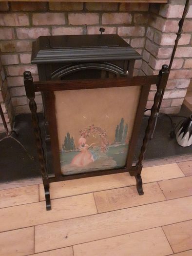 Antique fire guard.