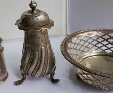 Antique Sterling Silver Salt & Pepper Shakers with bowl 80,00g
