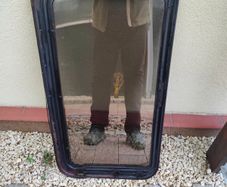 Brown sierra sunroof glass