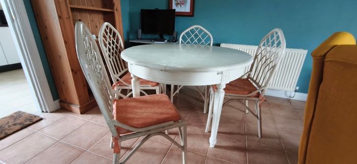 Dinning table & 4 chairs