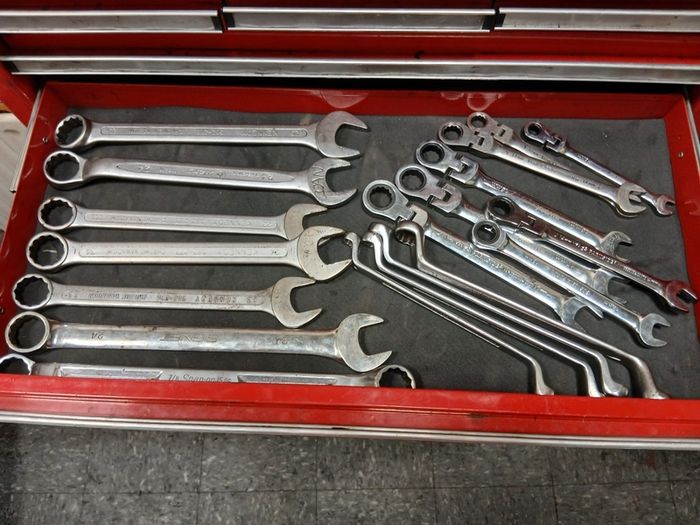 tengtool box and tools