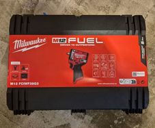 Milwaukee M12 Fuel 3/8'  Gen3 Stubby Impact Wrench Kit