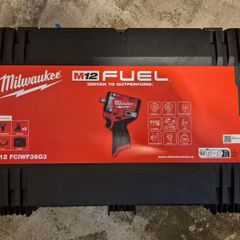 Milwaukee M12 Fuel 3/8'  Gen3 Stubby Impact Wrench Kit