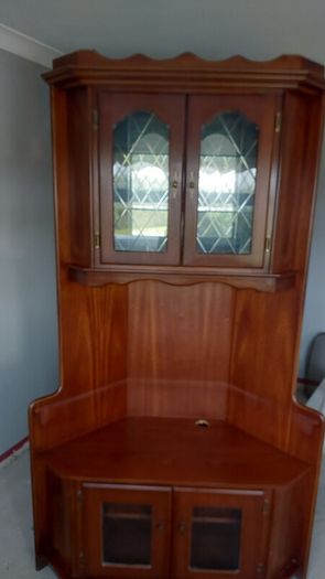 Corner glass cabinet