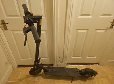 Electric scooter - black