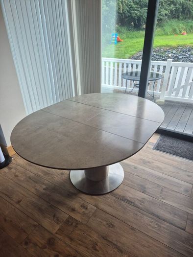 Dining room table