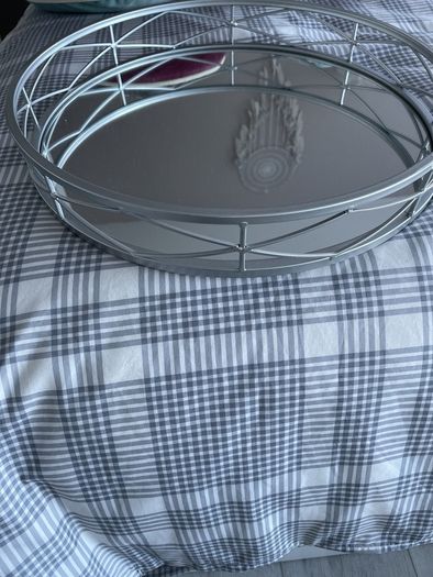 Mirrored tray