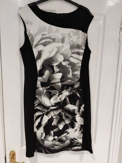 M and S Dress Size 18