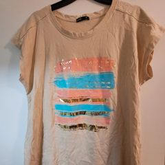 tshirt size small
