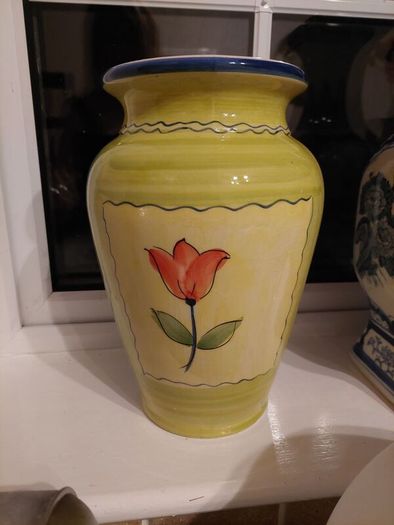 Pretty vase