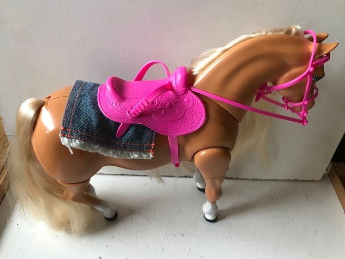 Vintage Barbie Horse Sprint