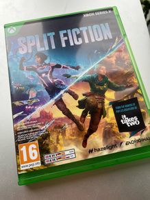 Split Fiction Xbox disk