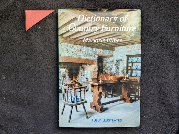 B00K_Dictionary of Country Furniture