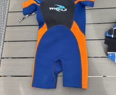 kids wetsuit