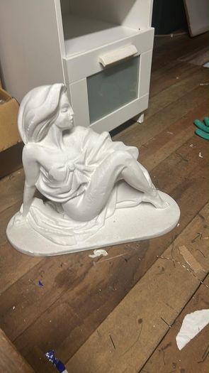3 ladies need Gone asap 1 cracked on bottom a bit
