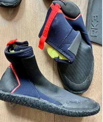 scuba diving gear