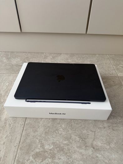 Apple Macbook Air