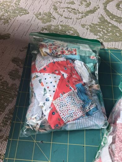 cutting mat and fabric bags x 8