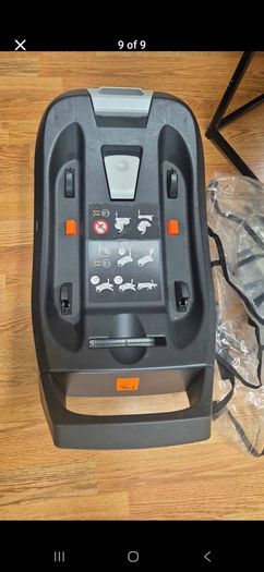 Egg2 Complete Travel System - professionally cleaned prior to selling. Any further questions please ask.