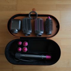 Dyson airwrap w/ box & accesories