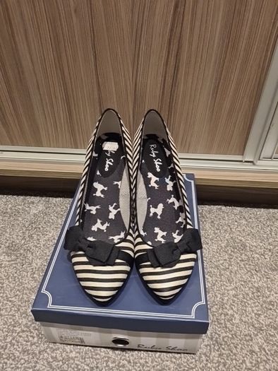 Ruby Shoo black stripe - uk 8 eu 41