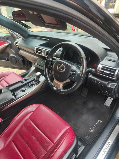 Lexus IS300H F-Sport
