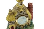 Park Lane Miniature House Cottage Resin Quartz ClockVintage  Clock not Working