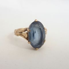9 carat gold vintage blue glass ring size L