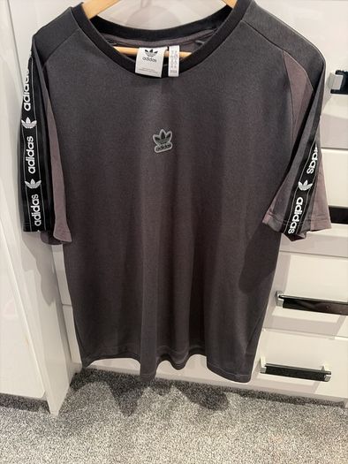 Adidas mens tshirt