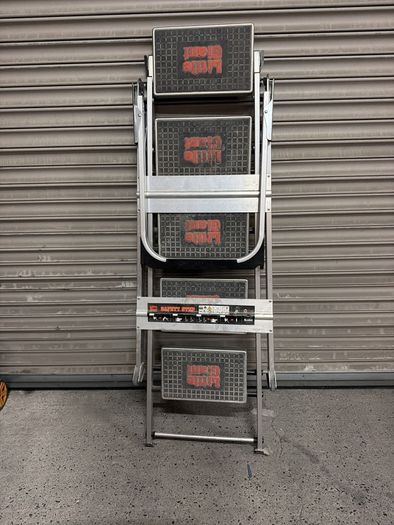safety step ladder