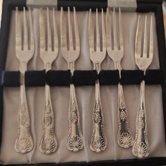 Set 6 Vintage Dessert Forks