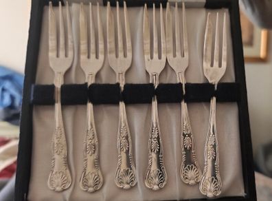 Set 6 Vintage Dessert Forks