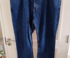 Marks and Spencer cotton denim jeans 46 inch waist and 33 inch leg new and never worn and in excellent condition with FREE STANDARD POSTAGE INCLUDED