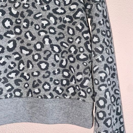 Abercrombie & Fitch Leopard Print Sweatshirt Size S LIKE NEW