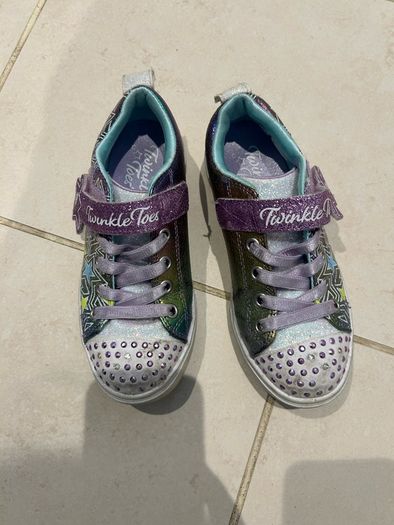 Sketchers Light Up Girls Sneaker 12