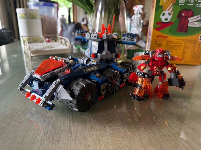 lego nexo knights Axl's tower carrier