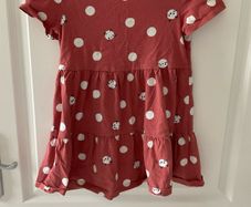 Girls dress, age 6 to 8
