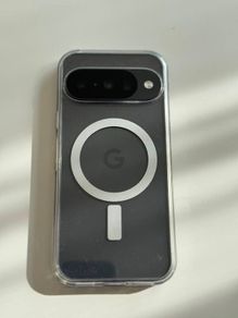 Pixel 10 Unlocked Pristine condition + case and screen protector Kit
