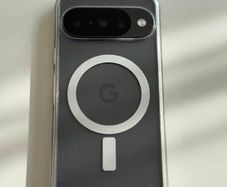Pixel 10 Unlocked Pristine condition + case and screen protector Kit