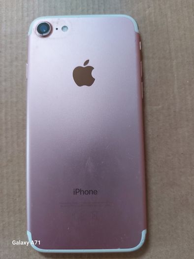 Apple Iphone 7, white, 32 GB, working perfect, some small cracks top right hand corner