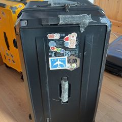 28-inch suitcase-25 Euro