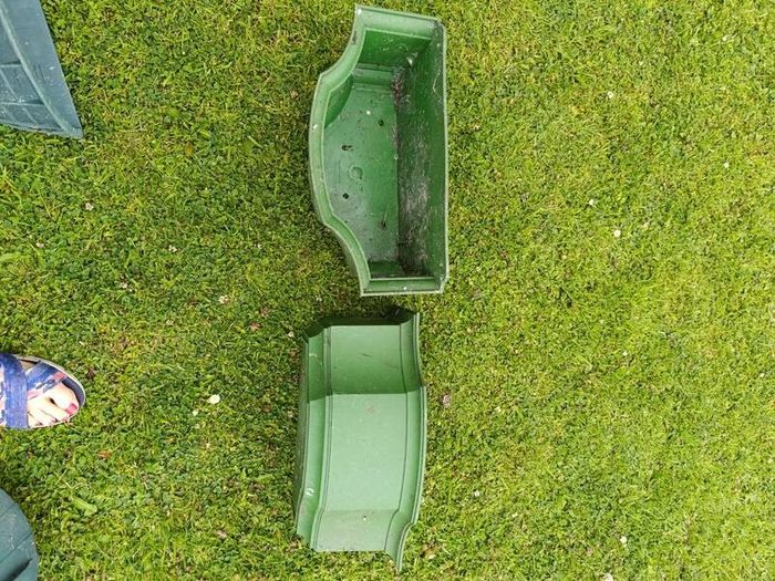 2 Garden planters