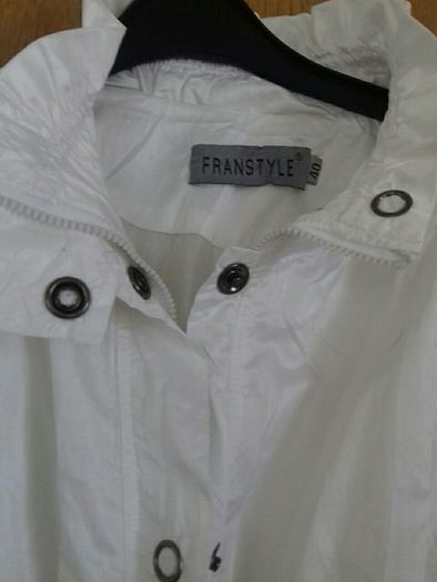 ladies light  Summer coat (brand new)..