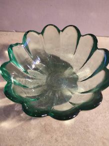 Vintage and decorative Indiana Glass Lotus Flower 12 Petal 5.5" Bowl Textured  Green Clear