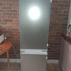 Integrated fridge freezer