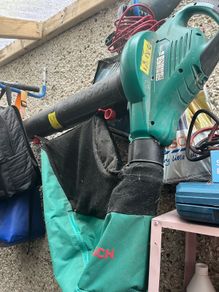 leaf blower