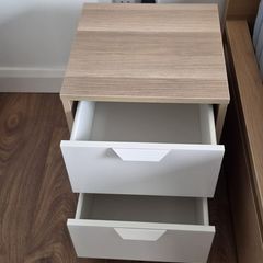 Selling a Double bed with 4 bottom drawers and x2 bed side table